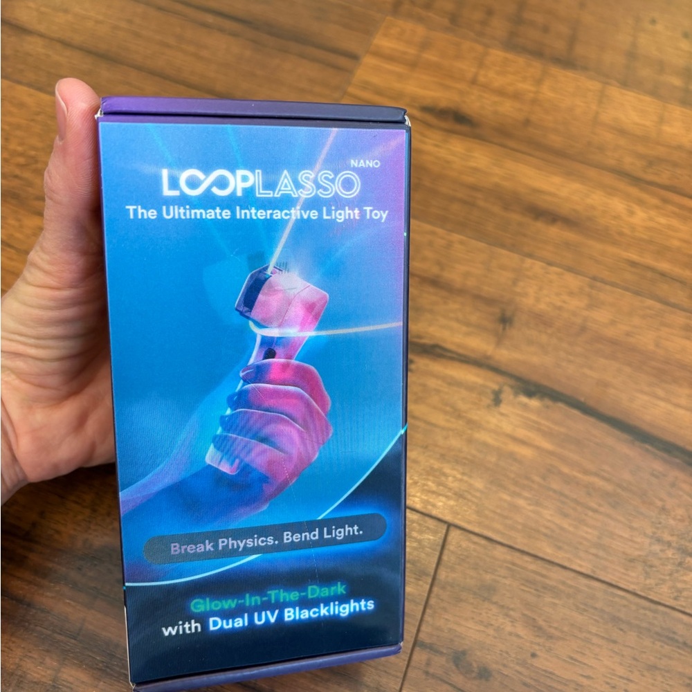 Loop Lasso Nano The Original Glow-in-The-Dark String Shooter Toy Bend Light New